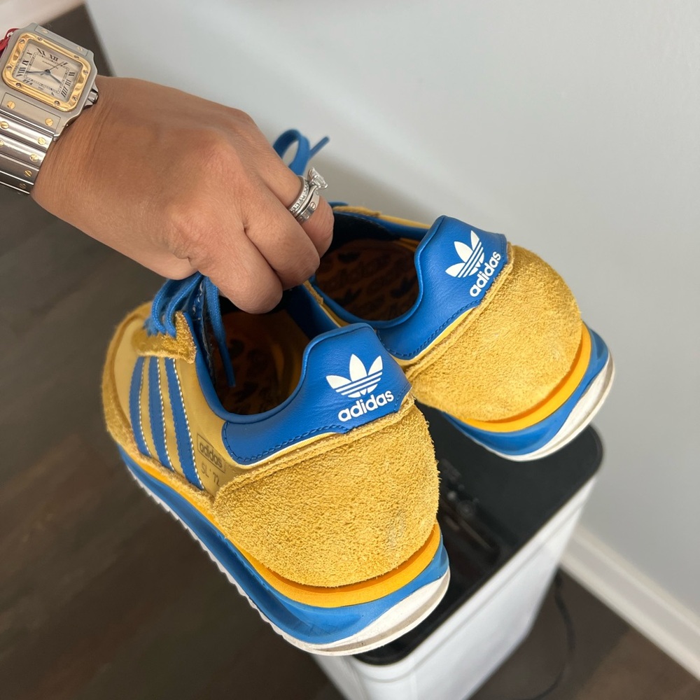 Adiddas sneakers size 8womans